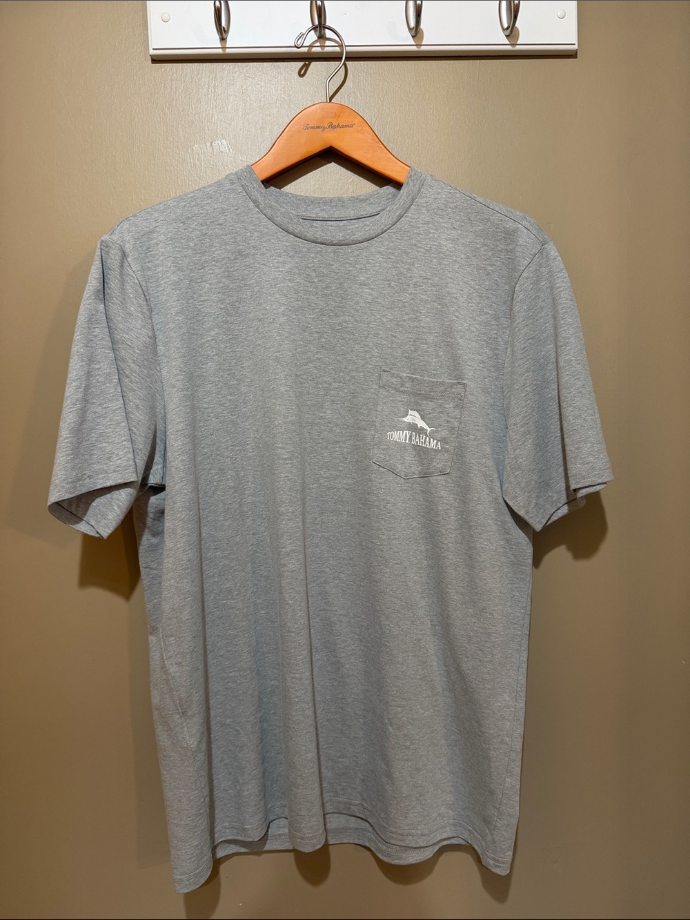 Tommy Bahama “No contact delivery” tee - ST226795
